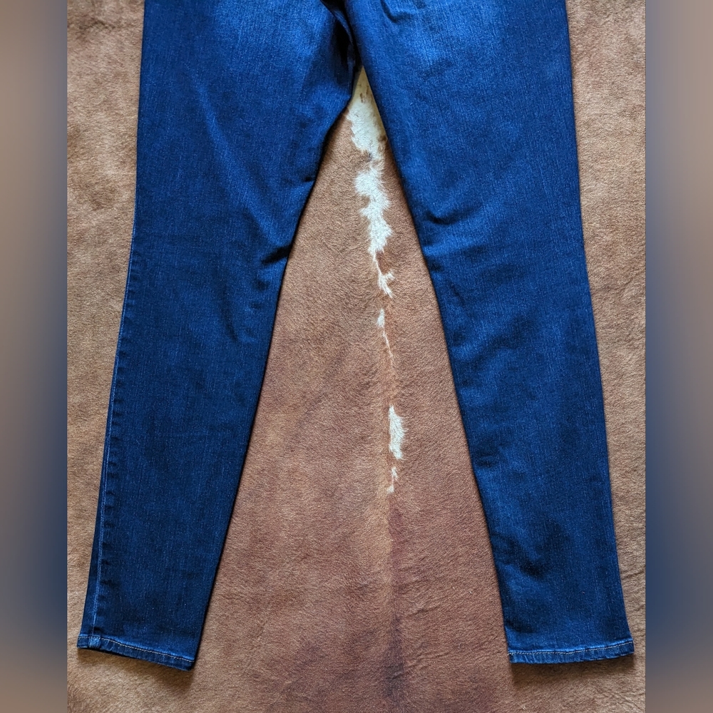 Universal Thread Mid Rise Skinny Jeans - Picture 10 of 13